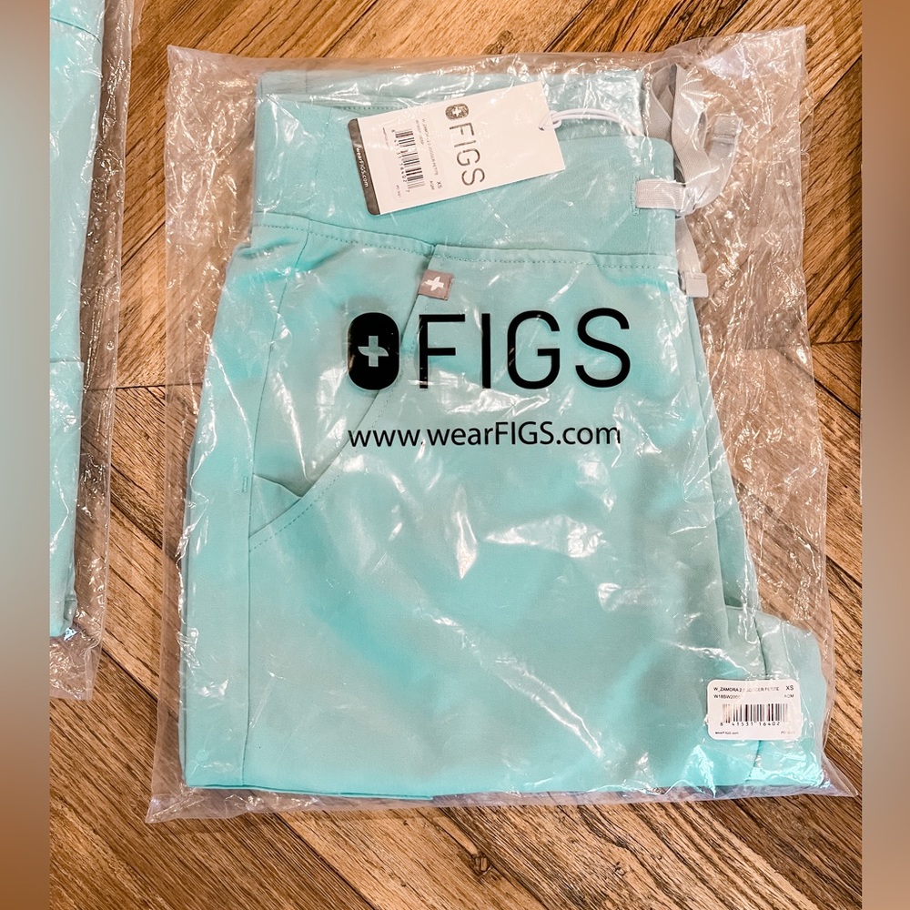 NWT XS Petite Zamora Joggers in Seaglass